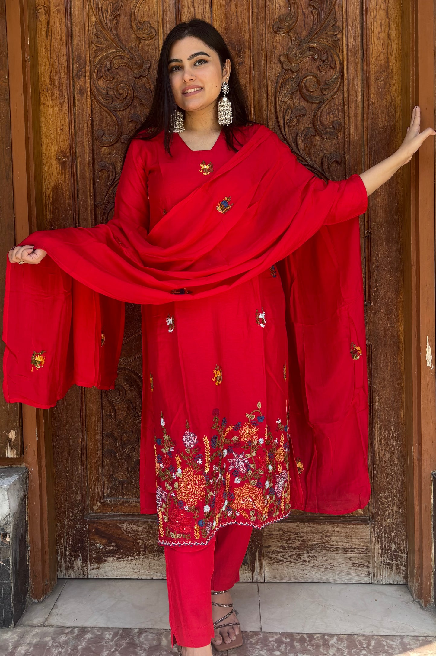 AASHIRYA RED SUIT SET