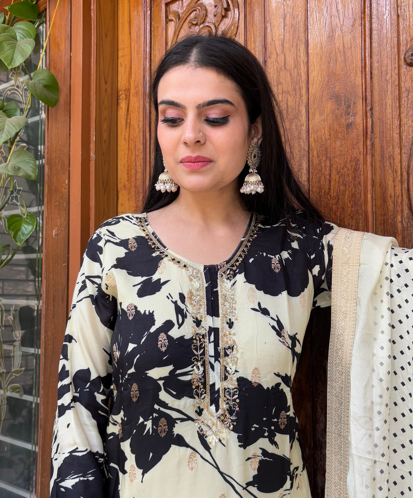 ABHA BLACK AND WHITE SUIT SET