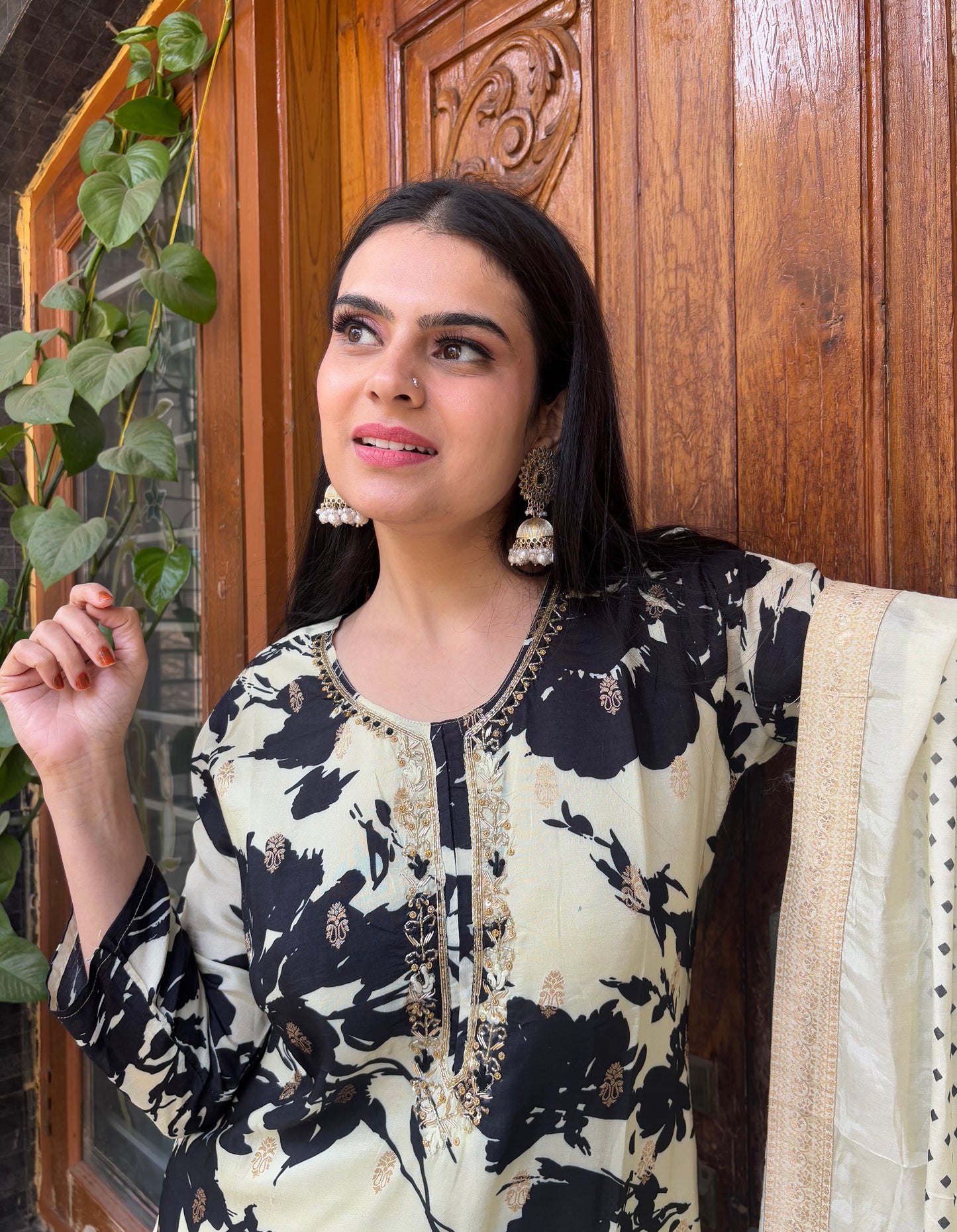 ABHA BLACK AND WHITE SUIT SET