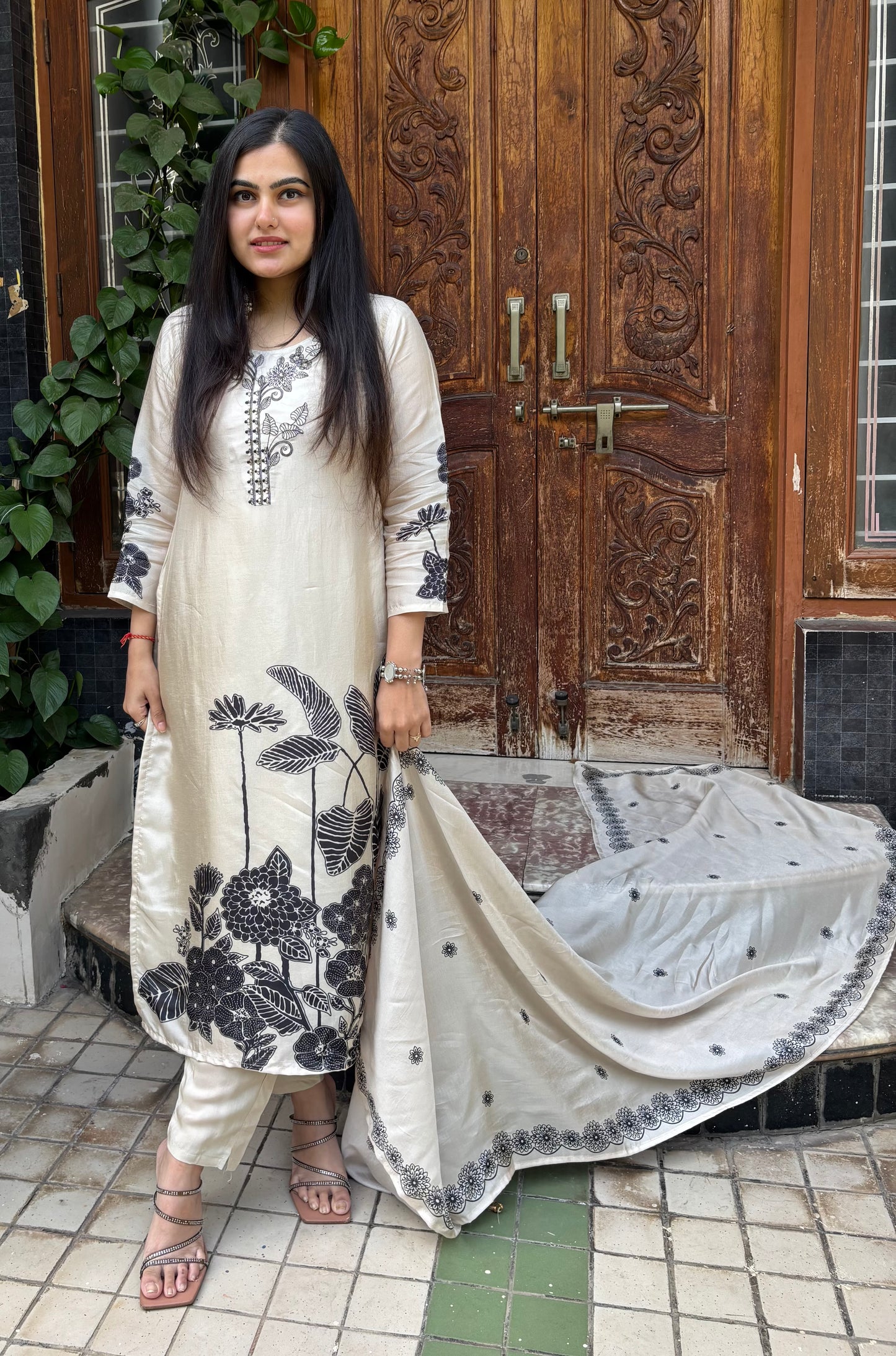 YATIKA CREAM BLACK SUIT SET